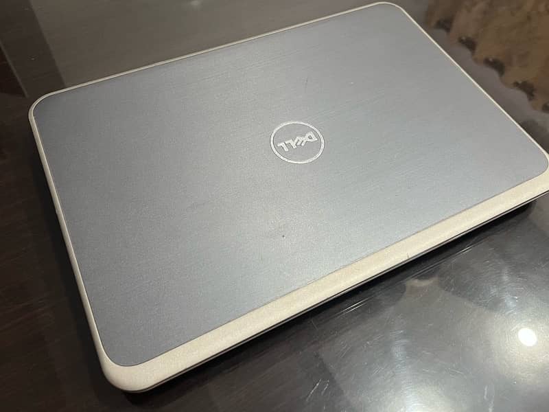 Dell Inspiron R 5537 1