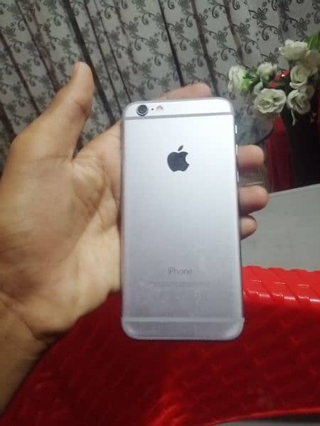 iPhone 6  32 gb ptaroved 10/10 fingerprint ok 03107355342 2