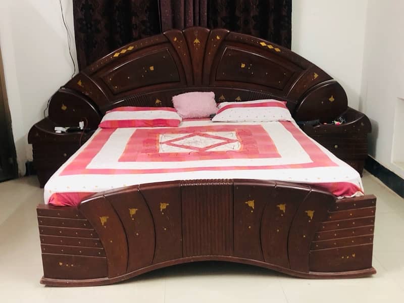 King size bed with mattress and side tables (Pure wood) 0