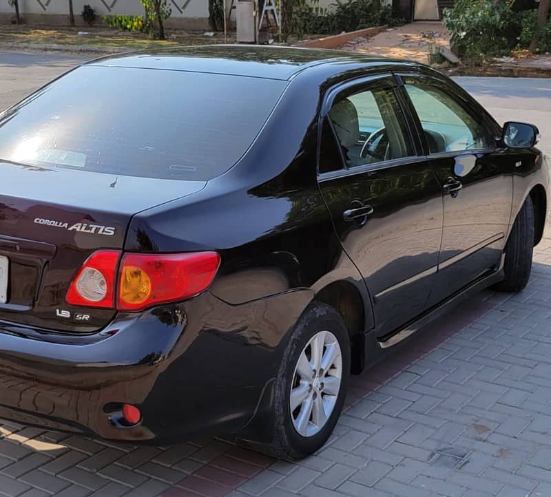 Toyota Corolla Altis 2010 6