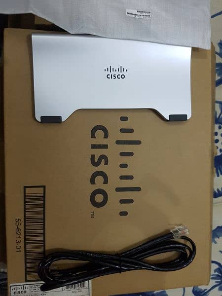 Cisco IP phone Model CP-8811 1