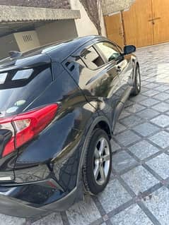 Toyota C-HR 2017 0