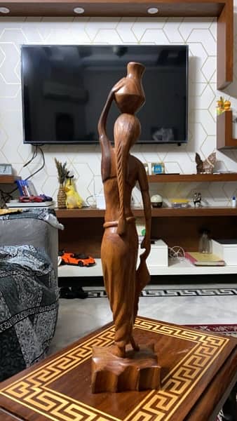 One piece original wood made statue from hunza made original 1