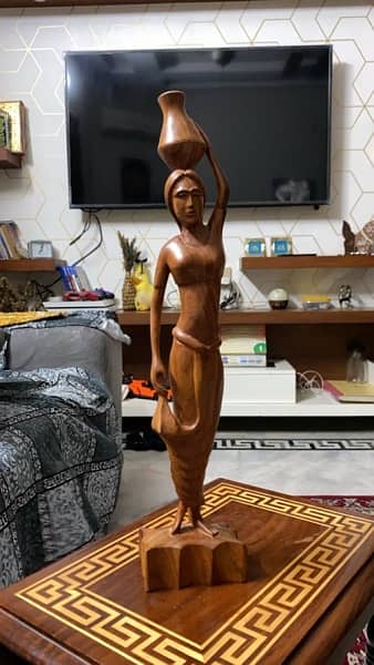 One piece original wood made statue from hunza made original 2