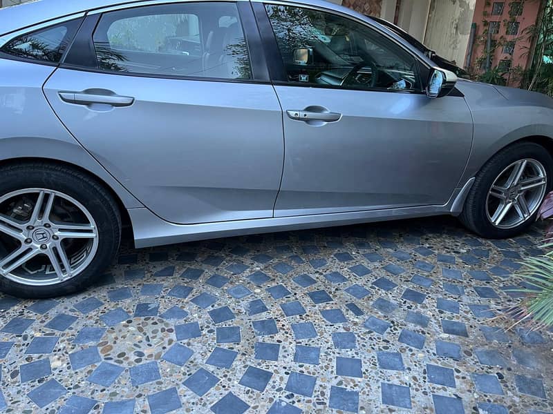 Honda Civic VTi 1.8 Oriel Prosmatec 2016 1