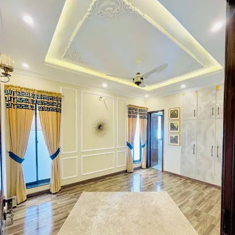 10 marla house for sale in paragon city lahore 5