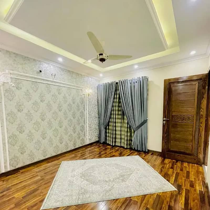 10 marla house for sale in paragon city lahore 14