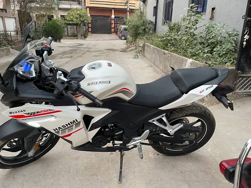 Super power 250 CC Islamabad number lowest milage just like new 2