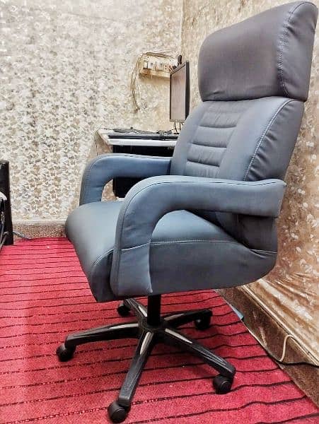 Boss chair / office chair / computer chair 3