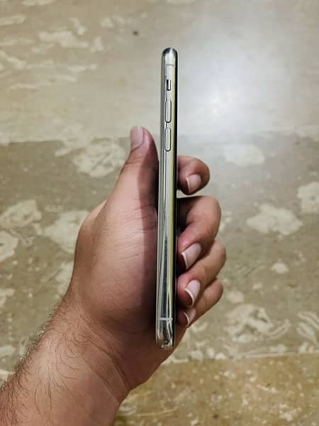 IPhone 11 Pro PTA Approved 64gb 3