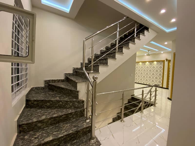 Luxury Brand New Designer Full House Available For Rent Bahria town phase 8 Rawalpindi Real Picture 4