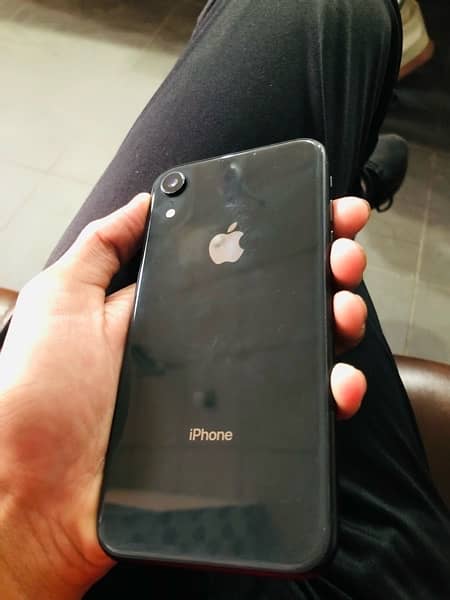 IPhone XR jv 128gb all ok batter90 best phone iOS18 installed 3