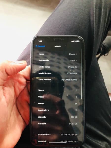 IPhone XR jv 128gb all ok batter90 best phone iOS18 installed 7