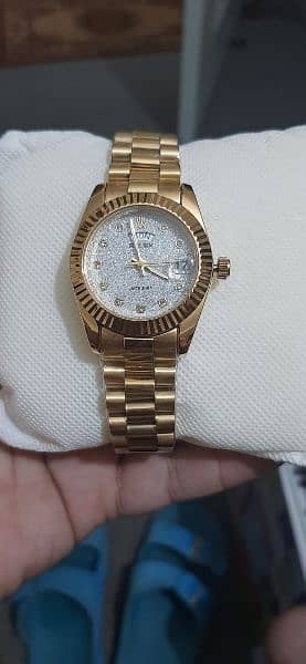 ladies watch with box 4