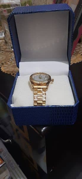 ladies watch with box 7