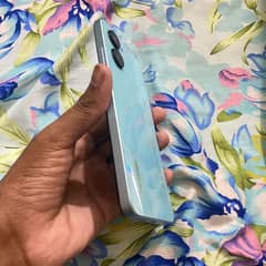 Realme C33 4/128 GB with box and charger