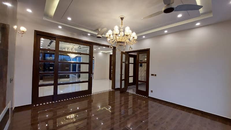 FIRST ENTRY BRAND NEW LUXURY HOUSE FOR RENT 3