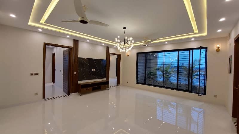 FIRST ENTRY BRAND NEW LUXURY HOUSE FOR RENT 8