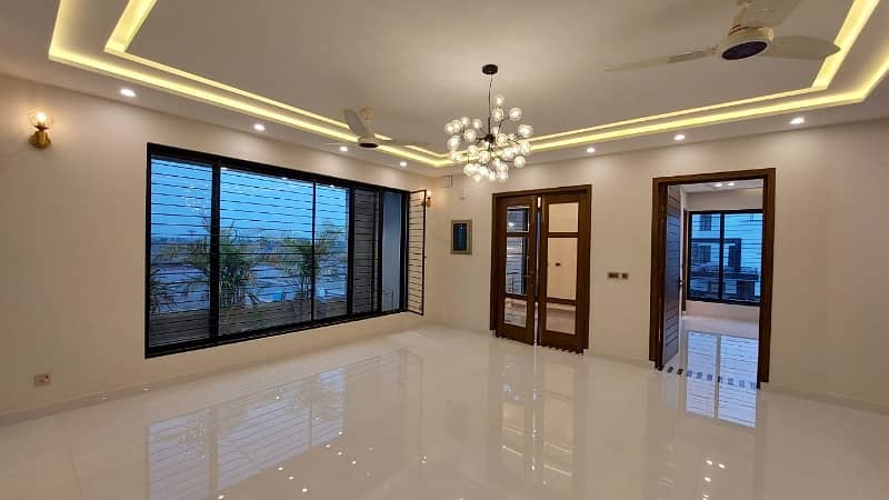 FIRST ENTRY BRAND NEW LUXURY HOUSE FOR RENT 18