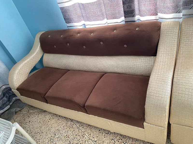 7 Seater Sofa Set 4 months used like new 0