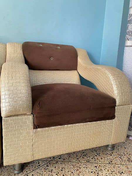 7 Seater Sofa Set 4 months used like new 2