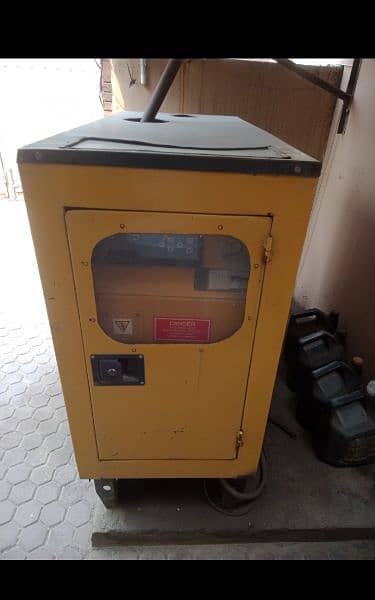 Perkins UK HP model 2010 20 kva there phase generator 0