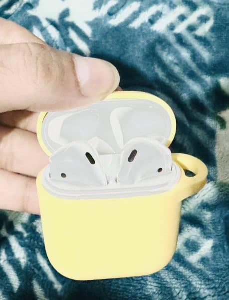 Apple Airpods Gen 2 1