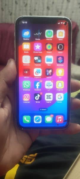 Assalam o Alaikum iphone XR pta approved dual sim 6