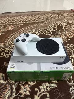 SELLING XBOX SERIES S SLIGHTLY USED 10/10 CONDITION.