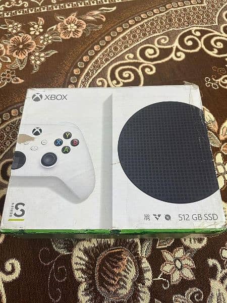 SELLING XBOX SERIES S SLIGHTLY USED 10/10 CONDITION. 3