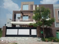 Brand New 10 Marla Designer Modern House for Rent in Bahria Town, Lahore 0