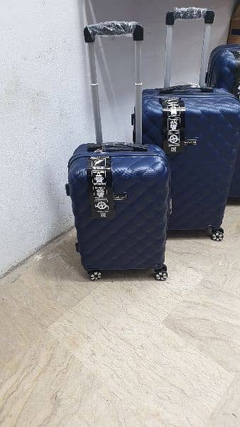 Luggage bags/ travel suitcases/ trolley bags/ travel trolley/ attachi 7