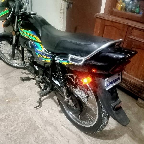 Honda pridor Karachi number excellent and original condition 9