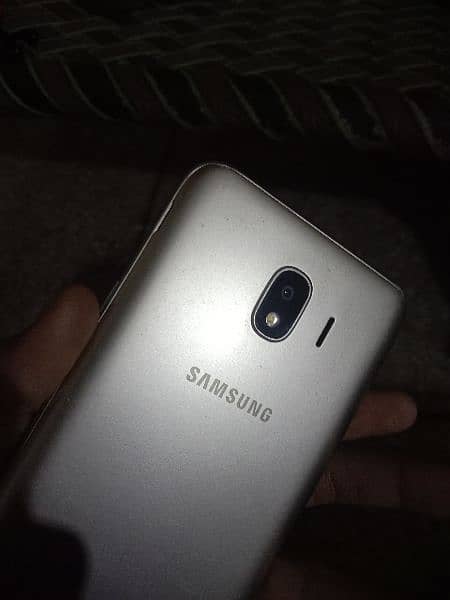 Samsung Galaxy j4 used like new 1