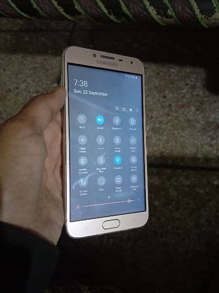 Samsung Galaxy j4 used like new 9