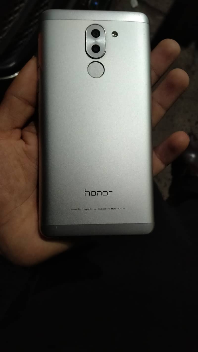 Honor 1