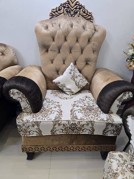 7 Seater Crown Sofa Set worth 95K for Sale with Table 3