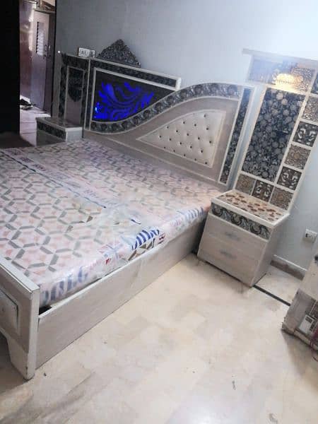 Bedroom set with Mattress 9