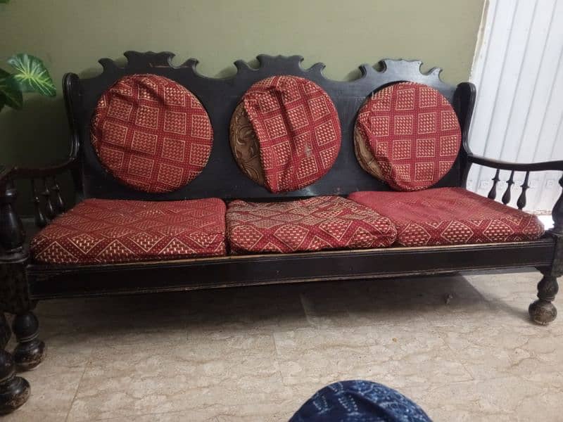 5 seater sofa set for sell. 0