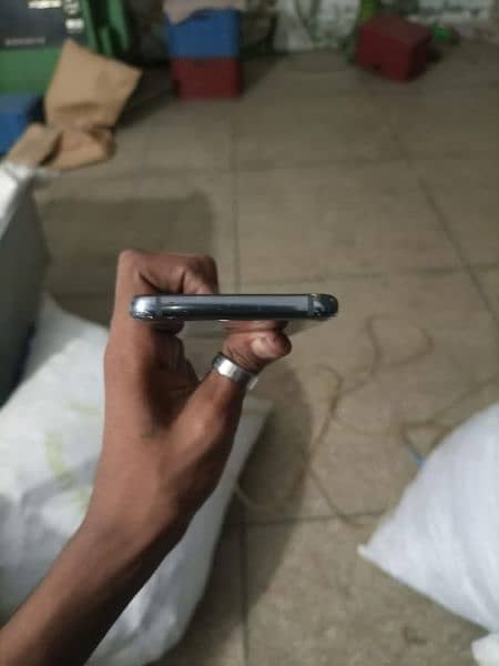 lg g8 thaiq 6 128 panel ma line chal ta sara ok ha 4