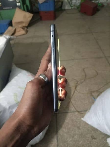 lg g8 thaiq 6 128 panel ma line chal ta sara ok ha 5