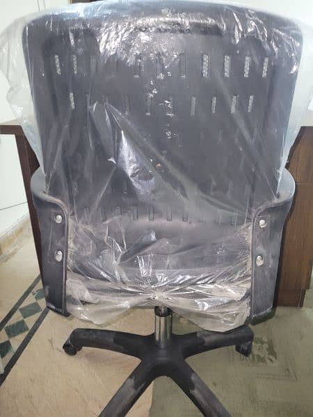 Excective Office Table and Chair Available for Sale 6