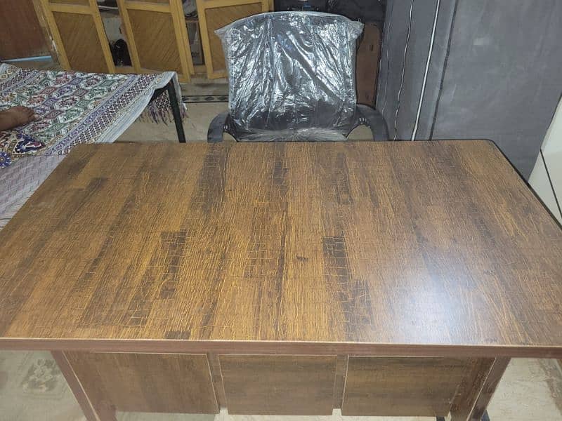 Excective Office Table and Chair Available for Sale 7