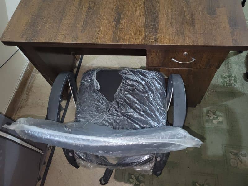 Excective Office Table and Chair Available for Sale 8