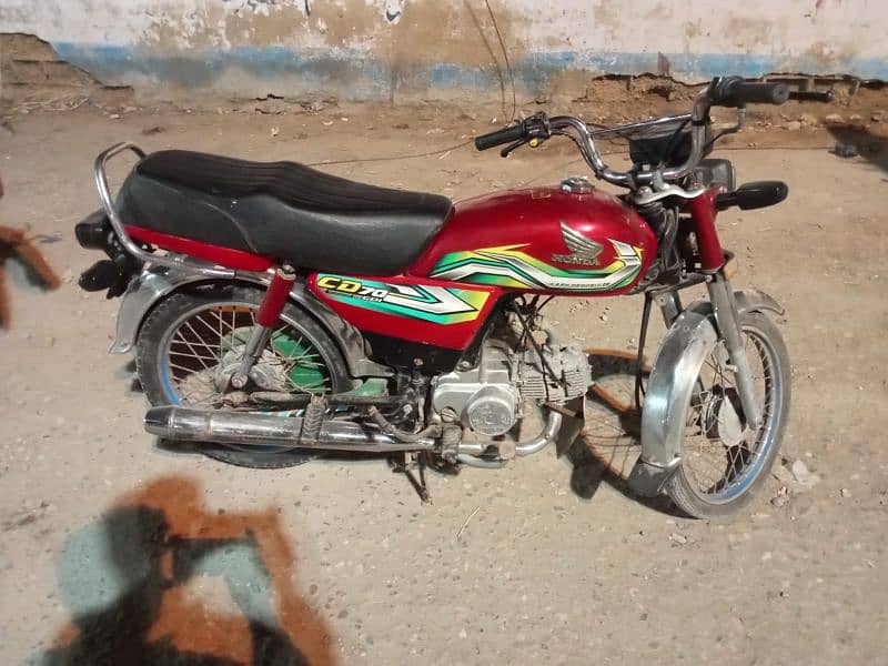 Honda CD 70 model 2023 karachi 1st owner for sale 0