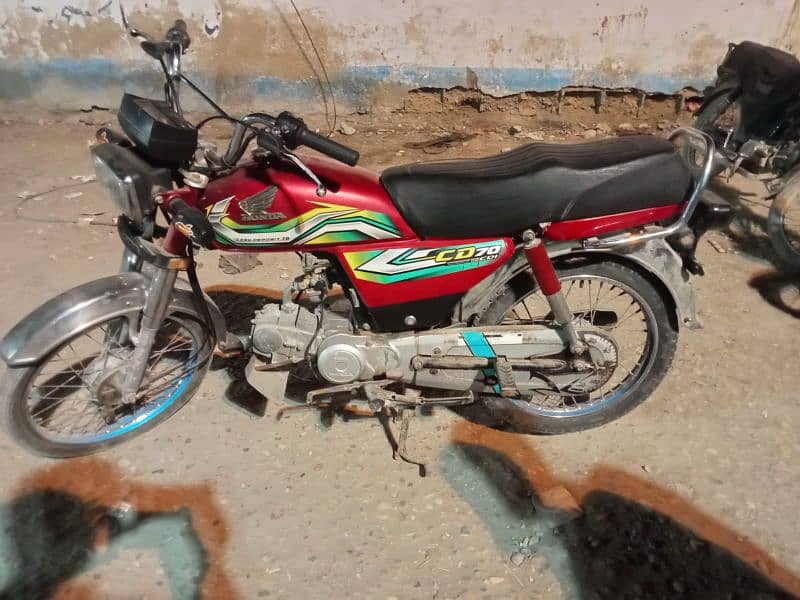 Honda CD 70 model 2023 karachi 1st owner for sale 4