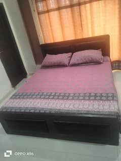 queen size bed with mattress