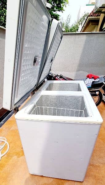 Dawlence Double Door Deep Freezer 4