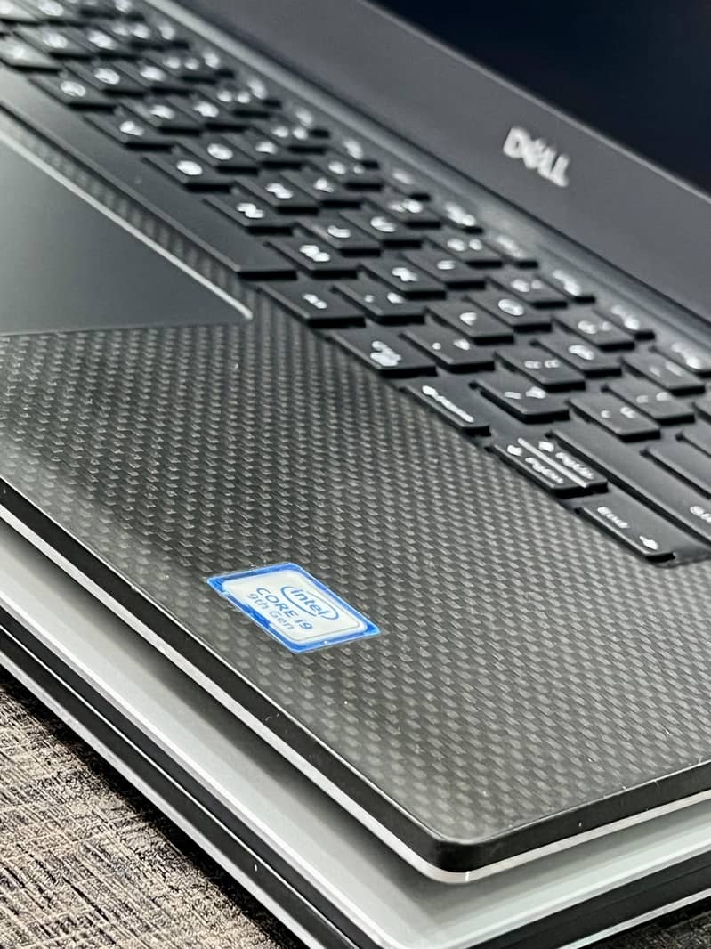 Dell Precision 5540 Core I9 || 32 Gb || 04 Gb Graphic 2