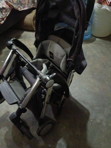 baby pram just like new 7